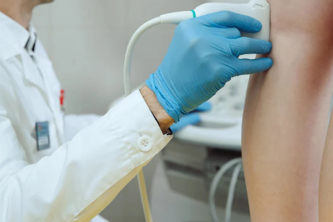 Прием хирурга-флеболога под контролем УЗИ* всего - 590 руб. 